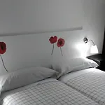 Ruhige Ferienwohnung Im Gruenguertel Der Stadt